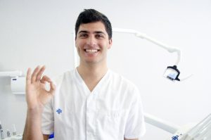 耳鼻咽喉科で膿栓(臭い玉)を取る