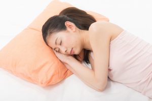 免疫力が落ちないように睡眠不足を解消する